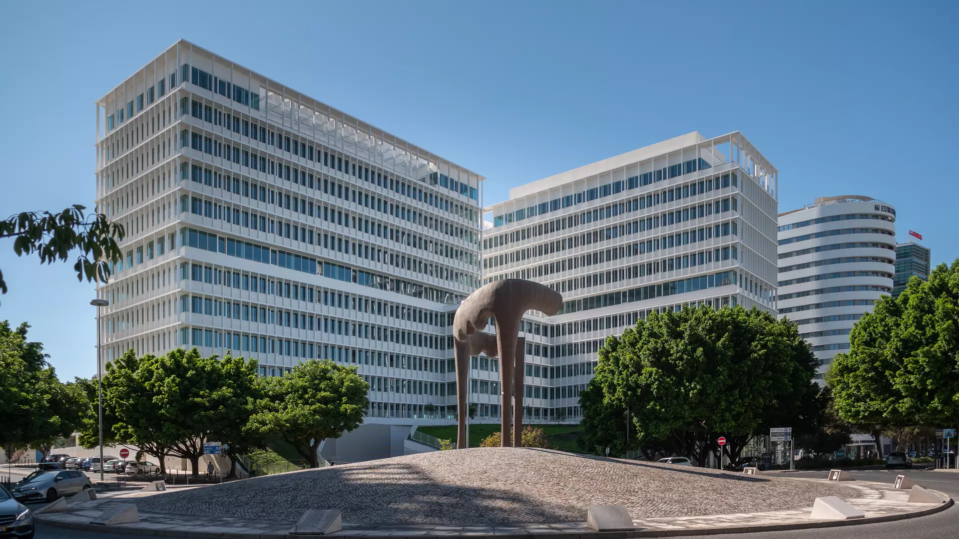 WellBe - Offices real estate projet in Lisbon - 10 BESIX RED