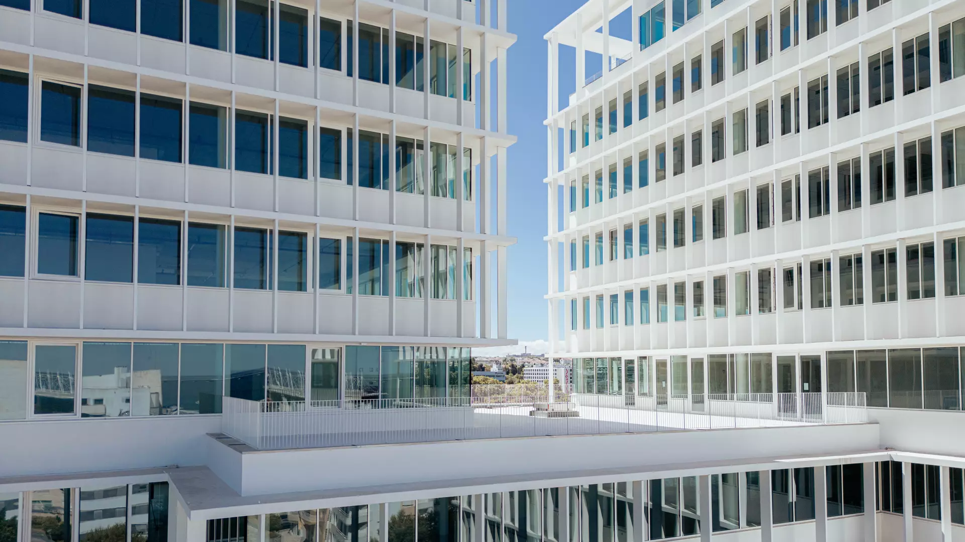 WellBe - Offices real estate projet in Lisbon - 12 BESIX RED