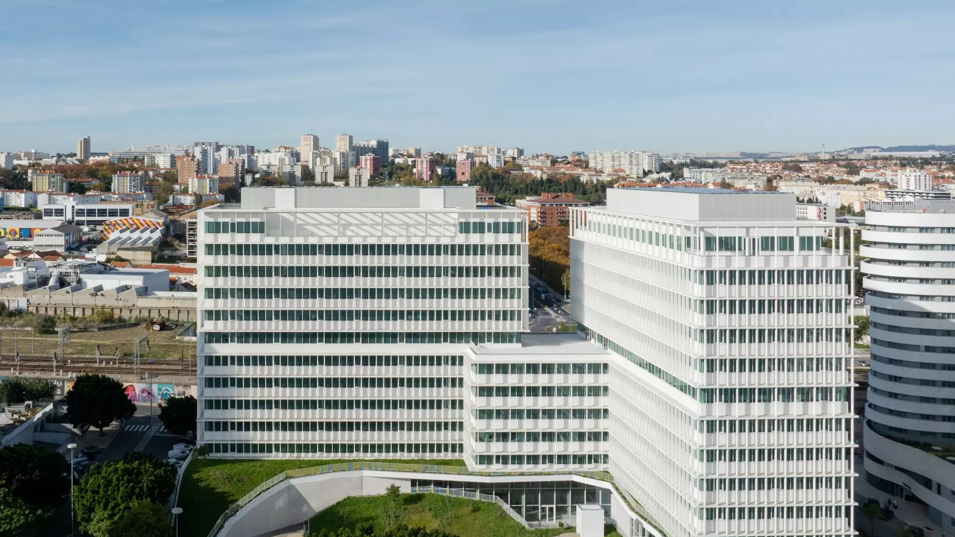 WellBe - Offices real estate project in Lisbon - 18 BESIX RED