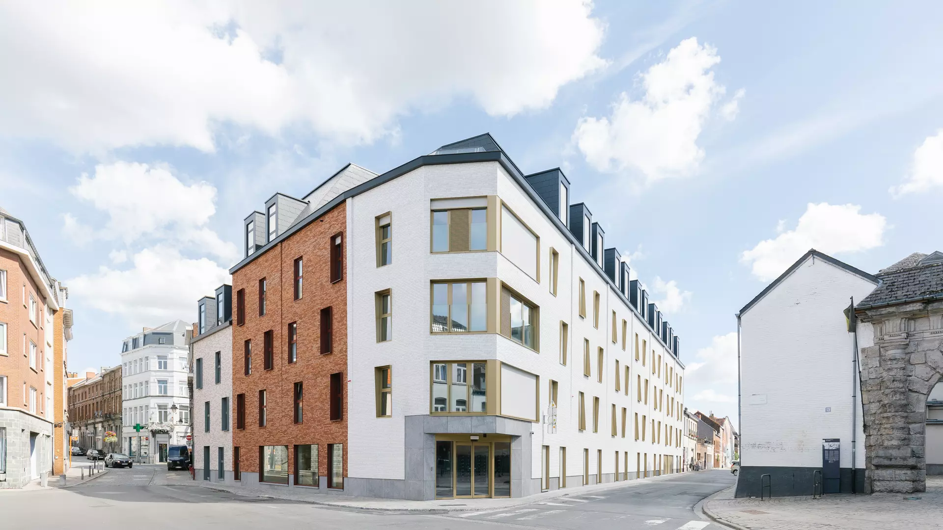 Agora Campus - Student housing real estate project - Header BESIX RED
