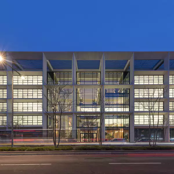 26.01.23 - News - BESIX RED and Foster + Partners unveil ICÔNE, a pioneering and sustainable office complex in Belval, Luxembourg- ICÔNE 02