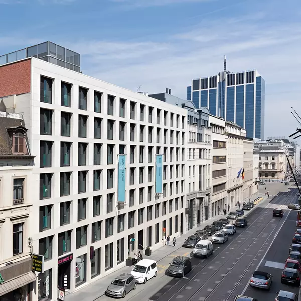 Royale 120 Motel One - Mixed Use and Retail real estate project in Brussels - Header BESIX RED