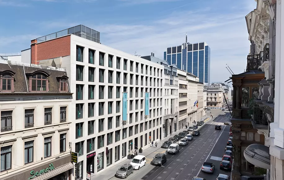 Royale 120 Motel One - Mixed Use and Retail real estate project in Brussels - Header BESIX RED